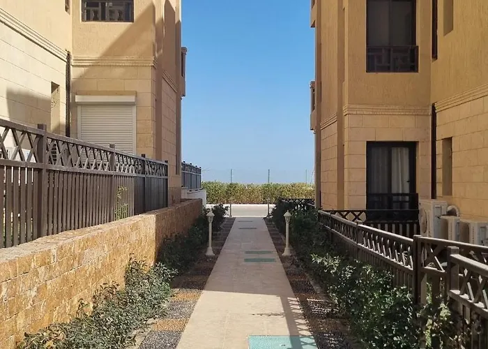 Golf Heights - Amazing Brand New Apartment