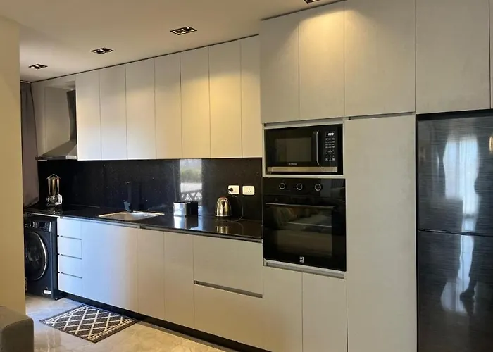 Golf Heights - Amazing Brand New Apartment *
